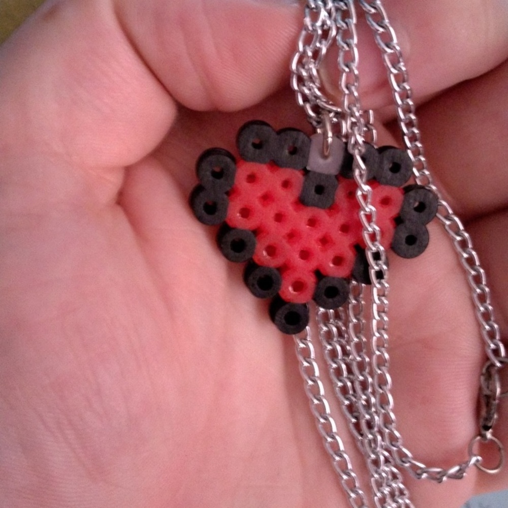 Random pixel necklace - Picture 2 of 2